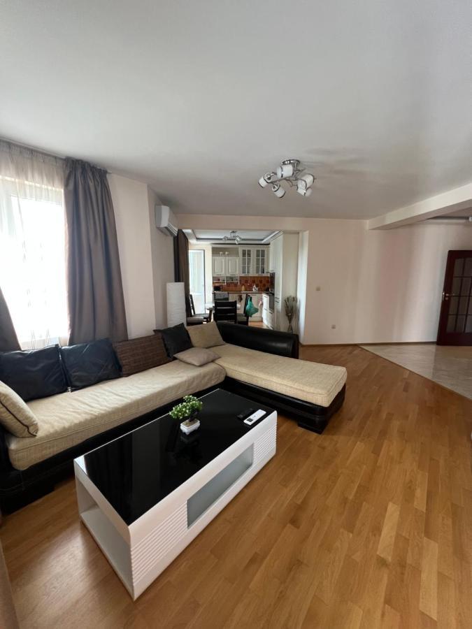 Chaika Sea Apartment Varna Exteriör bild